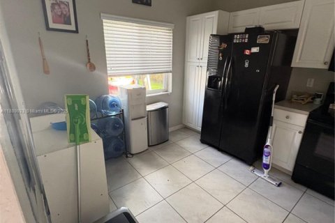 Townhouse in Miami Gardens, Florida 3 bedrooms, 133.97 sq.m. № 1944291 - photo 2