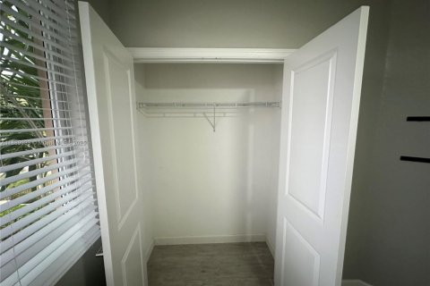 Townhouse in Miami Gardens, Florida 3 bedrooms, 133.97 sq.m. № 1944291 - photo 28