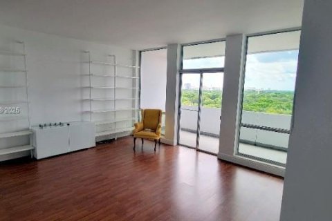 Condo in Coral Gables, Florida, 1 bedroom  № 1696713 - photo 4