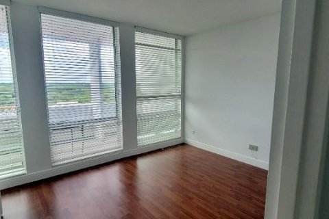 Condo in Coral Gables, Florida, 1 bedroom  № 1696713 - photo 8