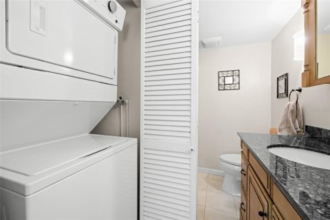 Condo in Saint Petersburg, Florida, 2 bedrooms  № 1853982 - photo 27