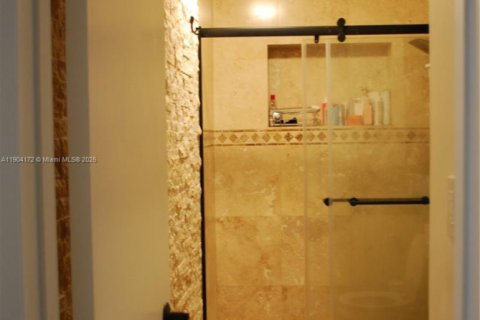 Купить виллу или дом в Майами, Флорида 5 спален, 235.41м2, № 1955084 - фото 18