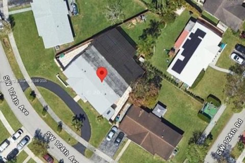 Купить виллу или дом в Майами, Флорида 5 спален, 235.41м2, № 1955084 - фото 1