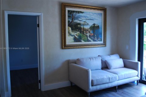 Купить виллу или дом в Майами, Флорида 5 спален, 235.41м2, № 1955084 - фото 15