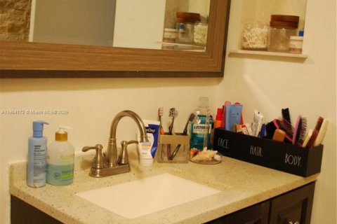 Купить виллу или дом в Майами, Флорида 5 спален, 235.41м2, № 1955084 - фото 19