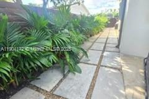 Villa ou maison à vendre à Miami, Floride: 5 chambres, 235.41 m2 № 1955084 - photo 21