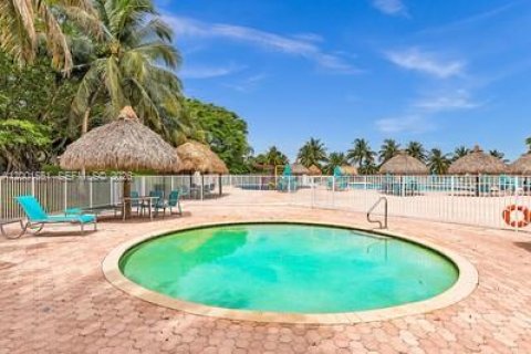 Снять в аренду виллу или дом в Уэстон, Флорида 2 спальни, 134.43м2, № 2066664 - фото 20