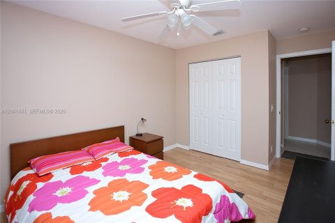 Снять в аренду виллу или дом в Уэстон, Флорида 2 спальни, 134.43м2, № 2066664 - фото 16