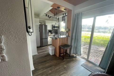 Casa en alquiler en Orlando, Florida, 2 dormitorios, 102.19 m2 № 1850000 - foto 11