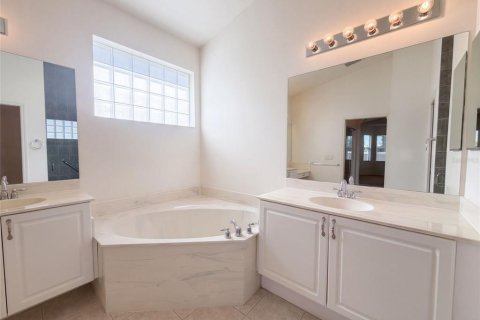 Casa en venta en Sarasota, Florida, 2 dormitorios, 165.18 m2 № 2384304 - foto 21