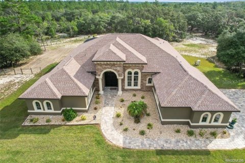 Casa en Dunnellon, Florida 4 dormitorios, 269.42 m2 № 2330820