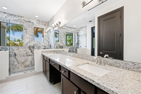 Adosado en venta en Pembroke Pines, Florida, 3 dormitorios, 183.48 m2 № 2057992 - foto 7