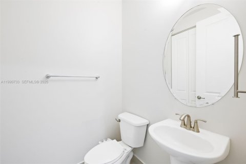 Adosado en venta en Pembroke Pines, Florida, 3 dormitorios, 183.48 m2 № 2057992 - foto 17