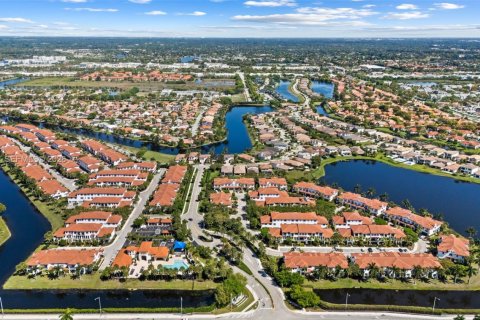 Adosado en venta en Pembroke Pines, Florida, 3 dormitorios, 183.48 m2 № 2057992 - foto 23
