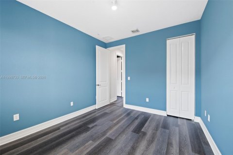 Adosado en venta en Pembroke Pines, Florida, 3 dormitorios, 183.48 m2 № 2057992 - foto 13