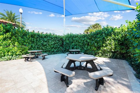 Adosado en venta en Pembroke Pines, Florida, 3 dormitorios, 183.48 m2 № 2057992 - foto 26