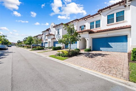 Adosado en venta en Pembroke Pines, Florida, 3 dormitorios, 183.48 m2 № 2057992 - foto 19