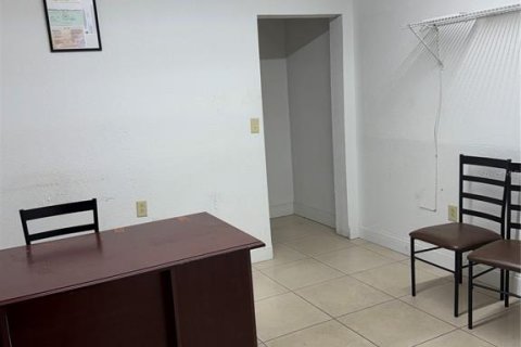 Commercial property in Orlando, Florida № 2203013 - photo 4
