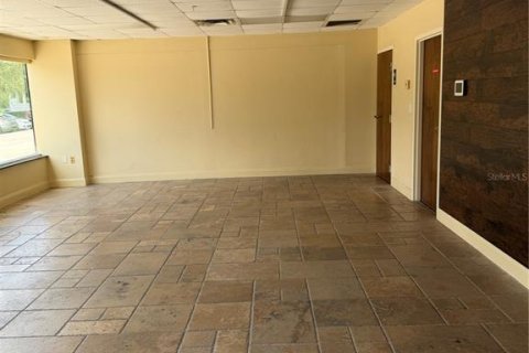 Commercial property in Orlando, Florida № 2203013 - photo 2