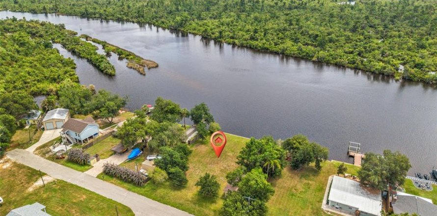 Terreno en Arcadia, Florida № 2107356