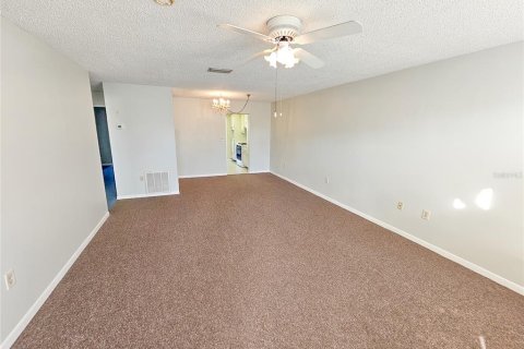 Condominio en venta en Gulfport, Florida, 2 dormitorios, 104.05 m2 № 1916555 - foto 3