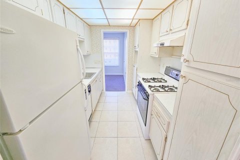 Condominio en venta en Gulfport, Florida, 2 dormitorios, 104.05 m2 № 1916555 - foto 6