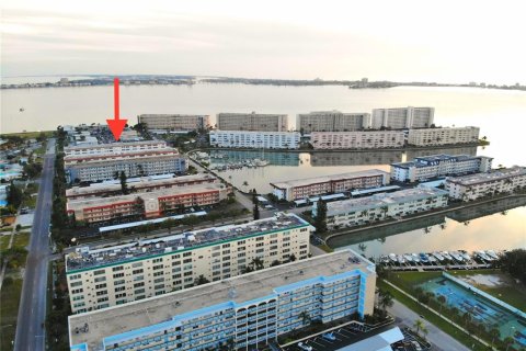 Condominio en venta en Gulfport, Florida, 2 dormitorios, 104.05 m2 № 1916555 - foto 2