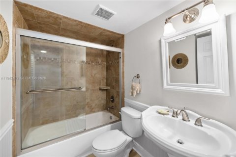 Condo in Jupiter, Florida, 2 bedrooms  № 1999948 - photo 21
