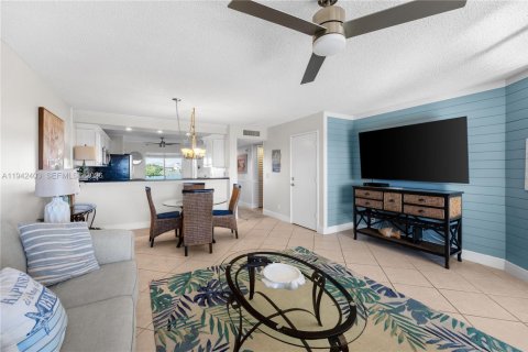 Condo in Jupiter, Florida, 2 bedrooms  № 1999948 - photo 5