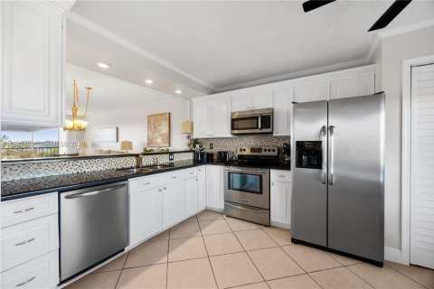 Condo in Jupiter, Florida, 2 bedrooms  № 1999948 - photo 8