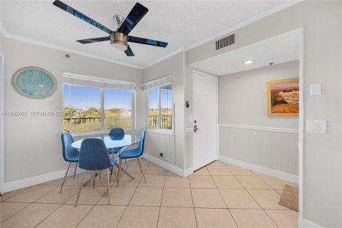 Condo in Jupiter, Florida, 2 bedrooms  № 1999948 - photo 10