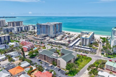 Condo in Sarasota, Florida, 1 bedroom  № 1680242 - photo 2