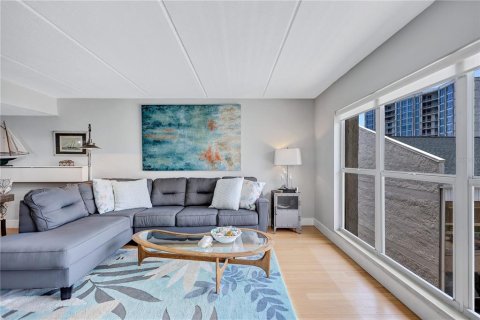 Condo in Sarasota, Florida, 1 bedroom  № 1680242 - photo 9