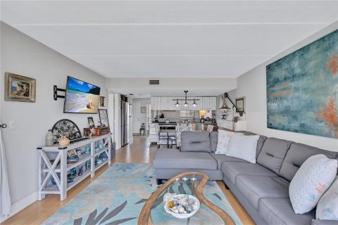 Condo in Sarasota, Florida, 1 bedroom  № 1680242 - photo 16