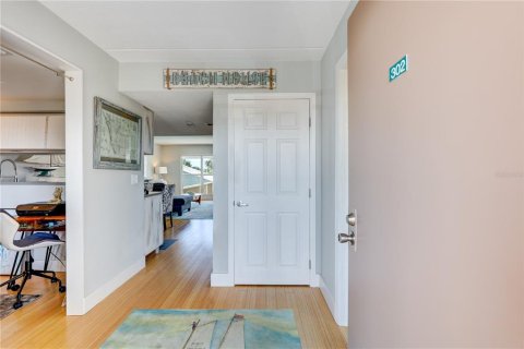 Condo in Sarasota, Florida, 1 bedroom  № 1680242 - photo 5