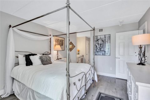 Condo in Sarasota, Florida, 1 bedroom  № 1680242 - photo 30