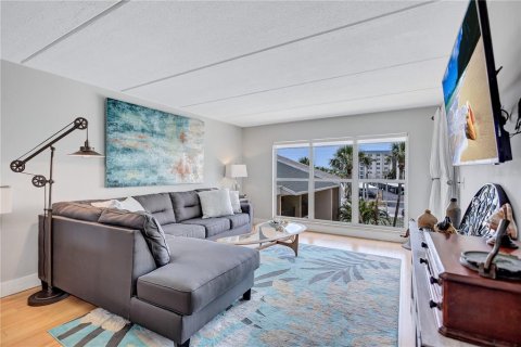 Condo in Sarasota, Florida, 1 bedroom  № 1680242 - photo 8