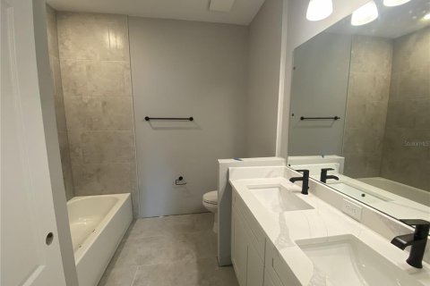 Casa en venta en Brooksville, Florida, 4 dormitorios, 194.35 m2 № 2221395 - foto 17