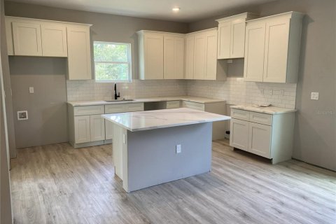 Casa en venta en Brooksville, Florida, 4 dormitorios, 194.35 m2 № 2221395 - foto 7