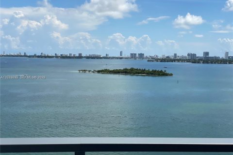 Condominio en alquiler en Miami, Florida, 3 dormitorios, 254.83 m2 № 2085339 - foto 5