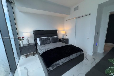 Condominio en alquiler en Miami, Florida, 3 dormitorios, 254.83 m2 № 2085339 - foto 29