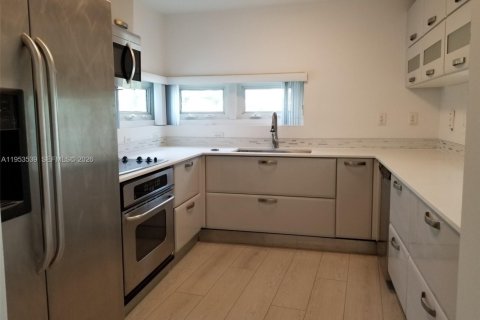 Condominio en alquiler en Miami Beach, Florida, 2 dormitorios, 120.12 m2 № 2054831 - foto 28