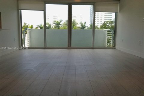 Condominio en alquiler en Miami Beach, Florida, 2 dormitorios, 120.12 m2 № 2054831 - foto 3