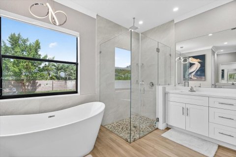 Casa en venta en Cutler Bay, Florida, 4 dormitorios, 237.46 m2 № 1945689 - foto 29