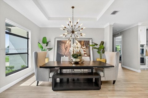 Casa en venta en Cutler Bay, Florida, 4 dormitorios, 237.46 m2 № 1945689 - foto 14