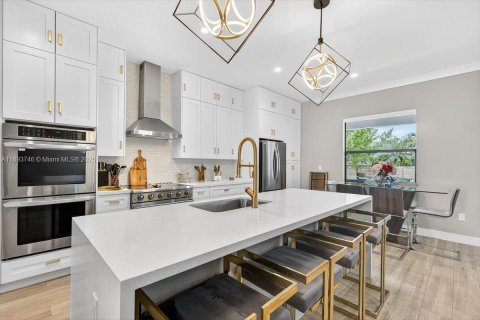 Casa en venta en Cutler Bay, Florida, 4 dormitorios, 237.46 m2 № 1945689 - foto 17