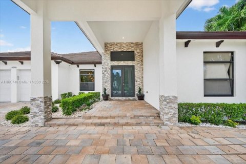 Casa en venta en Cutler Bay, Florida, 4 dormitorios, 237.46 m2 № 1945689 - foto 6