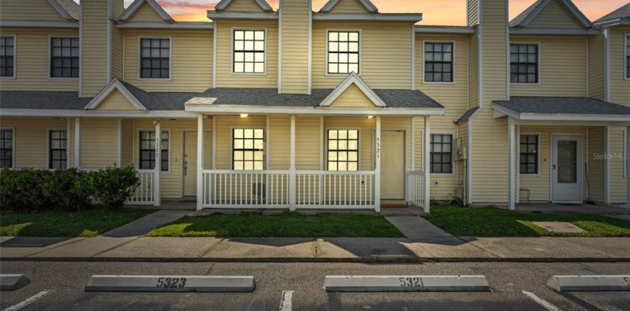 Adosado en Tampa, Florida 3 dormitorios, 122.07 m2 № 1885268