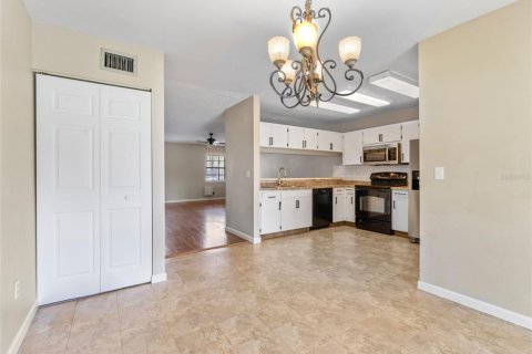 Adosado en alquiler en Tampa, Florida, 3 dormitorios, 122.07 m2 № 1885268 - foto 11
