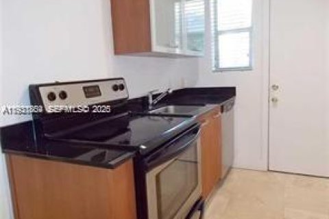 Copropriété à louer à Miami Beach, Floride: 1 chambre, 55.28 m2 № 1990760 - photo 4